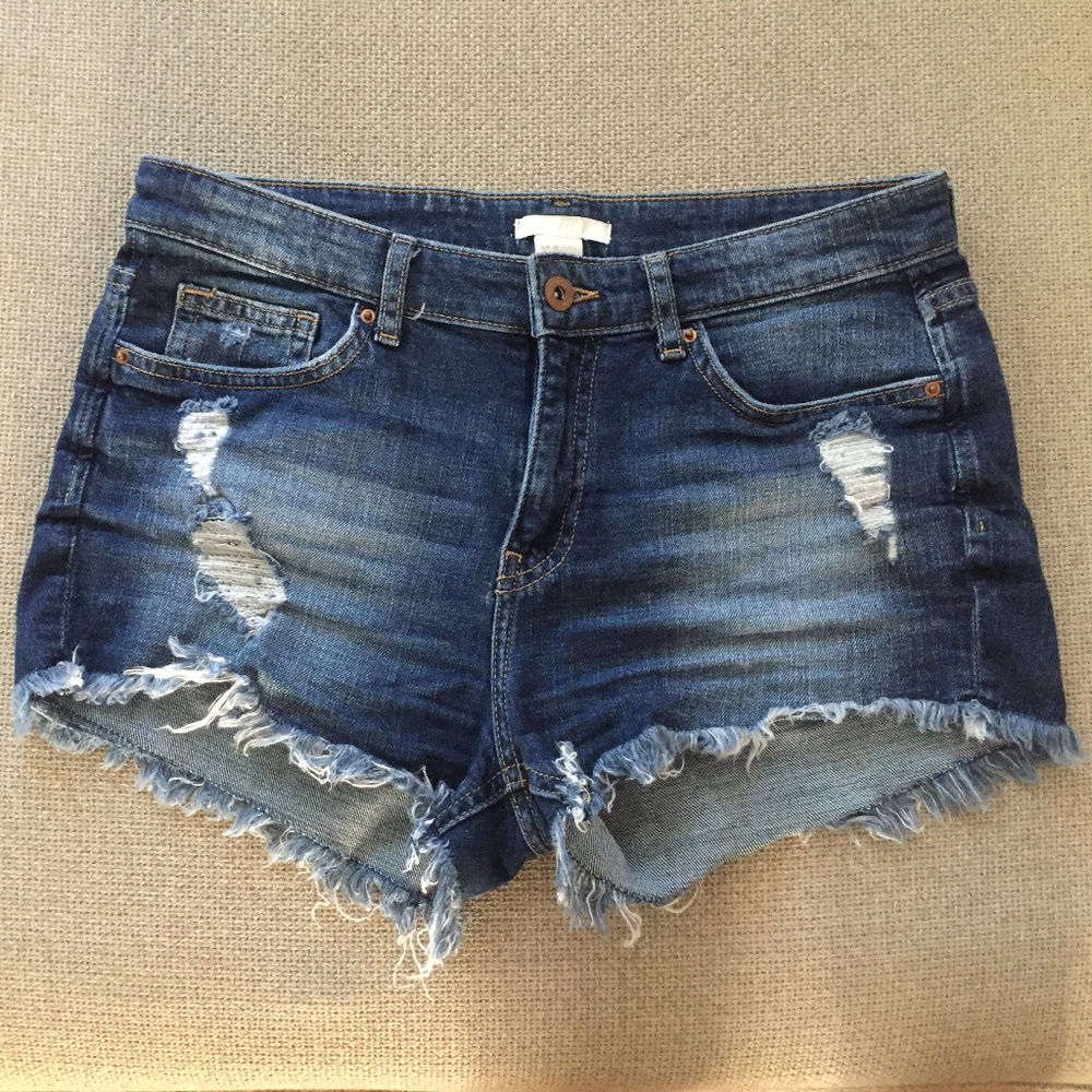 H&M denim distressed short shorts